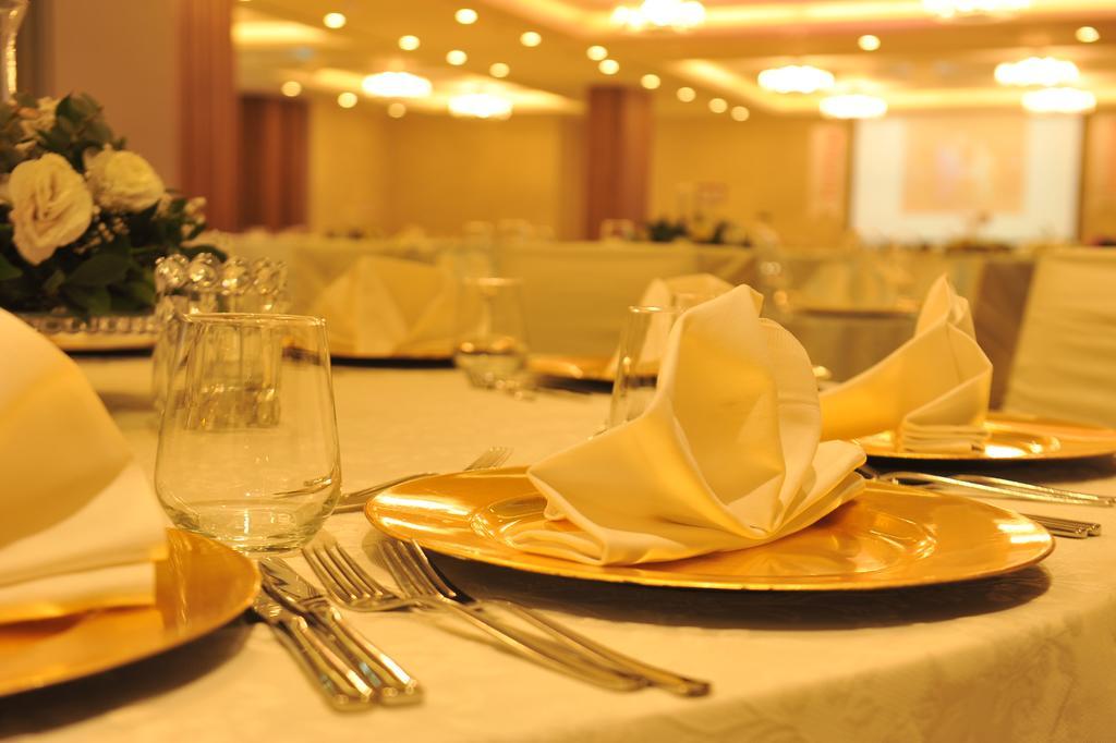 Ramada Hotel & Suites Adana Bagian luar foto
