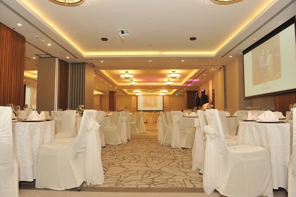 Ramada Hotel & Suites Adana Bagian luar foto